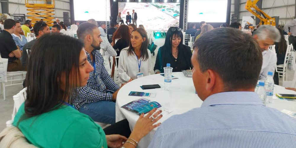 La Agencia de Desarrollo Económico de Río Negro acompañó a alrededor de 20 empresas de seis ciudades rionegrinas en el 2º Encuentro de Networking Empresarial.